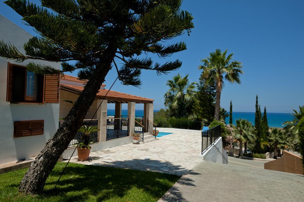 Amalia Villa Polis Esterno foto