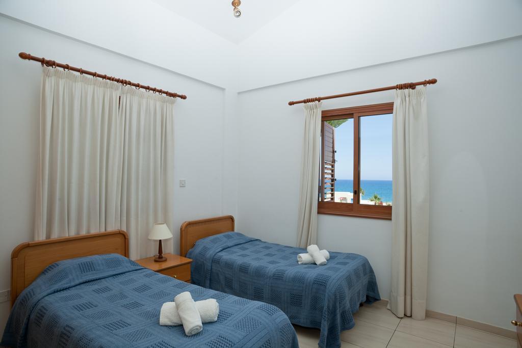 Amalia Villa Polis Esterno foto