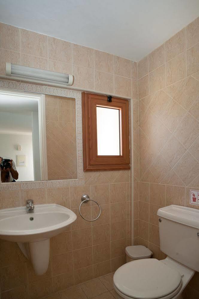 Amalia Villa Polis Esterno foto